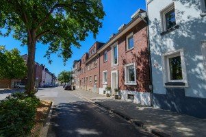 Hauptbild Renovierte 2-Zimmer-Dachgeschosswohnung in Mönchengladbach