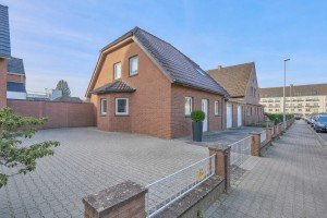 Hauptbild Ideal für Familien und Kapitalanleger: Zwei Wohnhäuser auf einem Grundstück