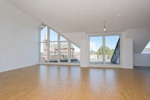 Hauptbild Sanierte, großzügige und lichtdurchflutete Dachgeschosswohnung in Korschenbroich-Glehn
