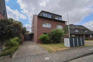 Hauptbild Großzügige Dachgeschosswohnung in ruhiger Ortsrandlage von Büttgen