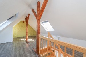 Hauptbild Charmante Maisonettewohnung mit modernem Wohnkomfort, Balkon und Garage in Glehn